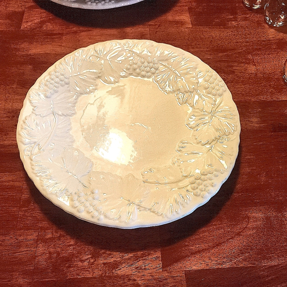 TWO Williams Sonoma Grapevine Cluster Salad bowls or Serving Dishes